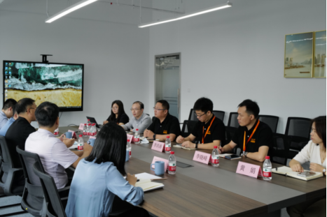 搭平台、拓场景、促合作|青岛市政府副秘书长、市投促办第一副主任王孝芝一行莅临ag官方电子平台智能参观指导